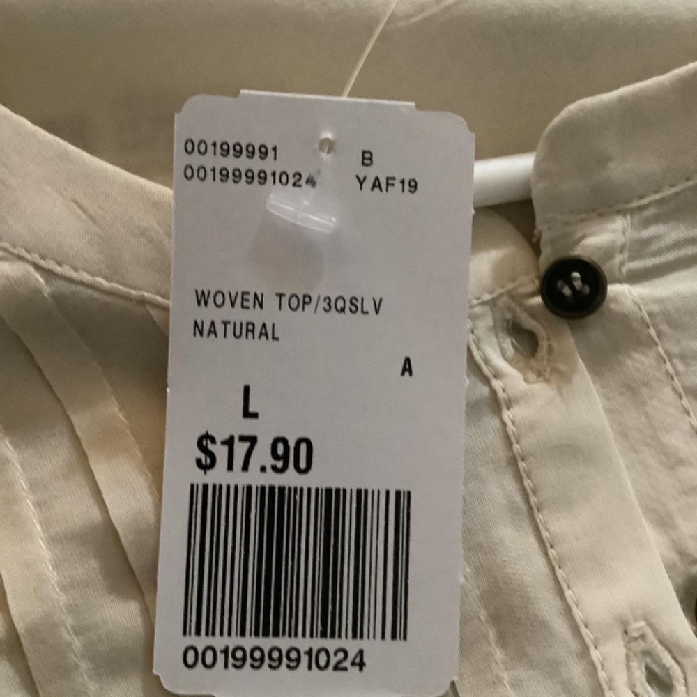 Cream button down blouse - Picture 4 of 5